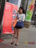 (10p)身材极品的美女，站姿很诱人，尤其是脚下的尖头高跟鞋很诱